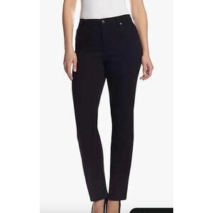 Gloria Vanderbilt Amanda Ladies Slimming Jeans NWT - Size 10 / Short (29 inseam)